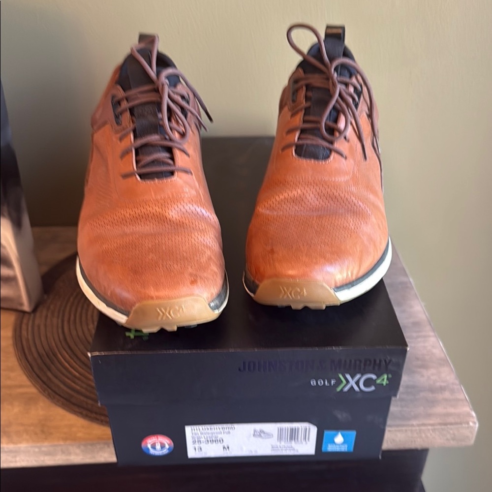 Johnston & Murphy Brown Athletic Shoes Sleek Design